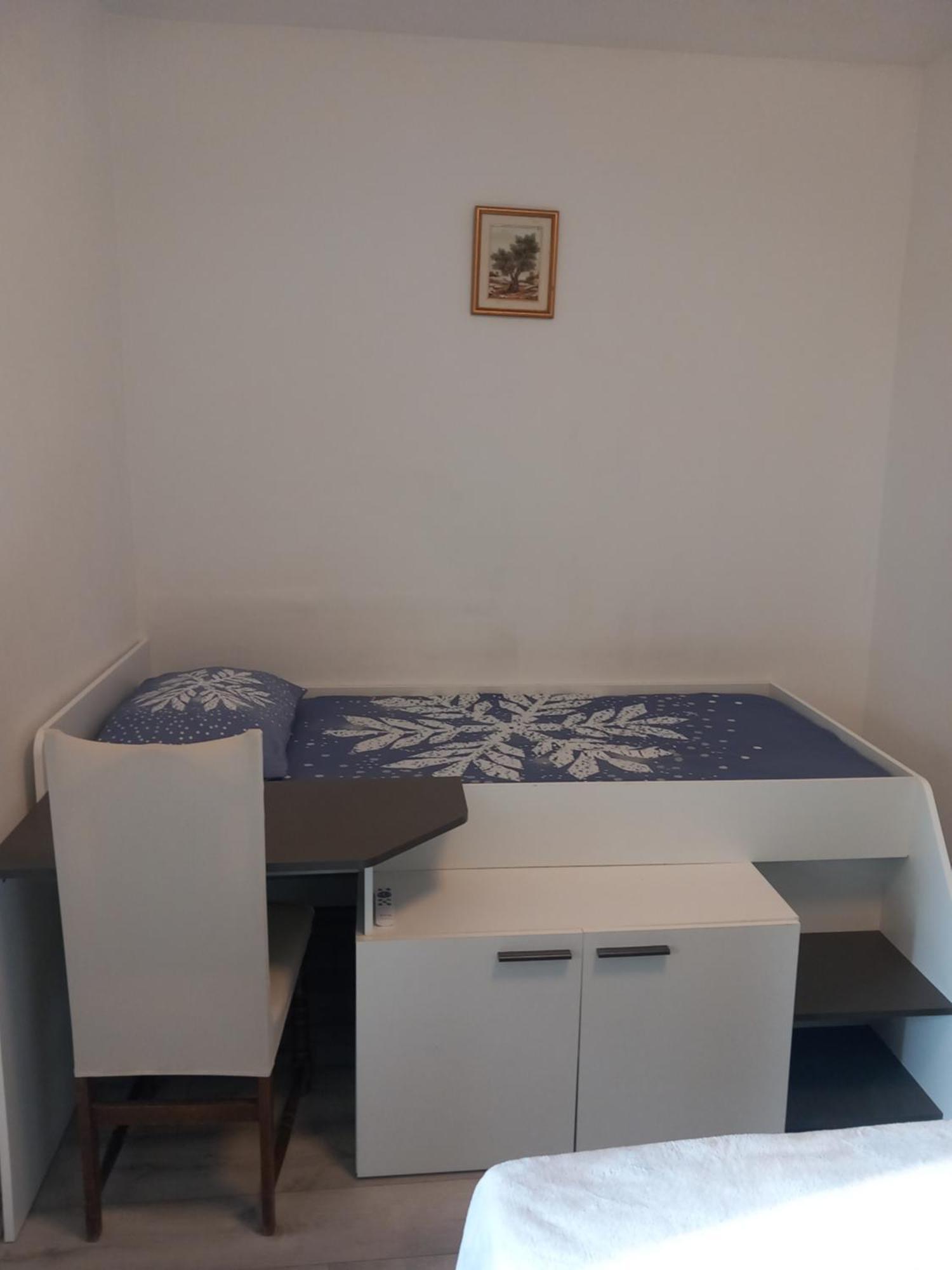 Apartman Iva Kuciste Rom bilde